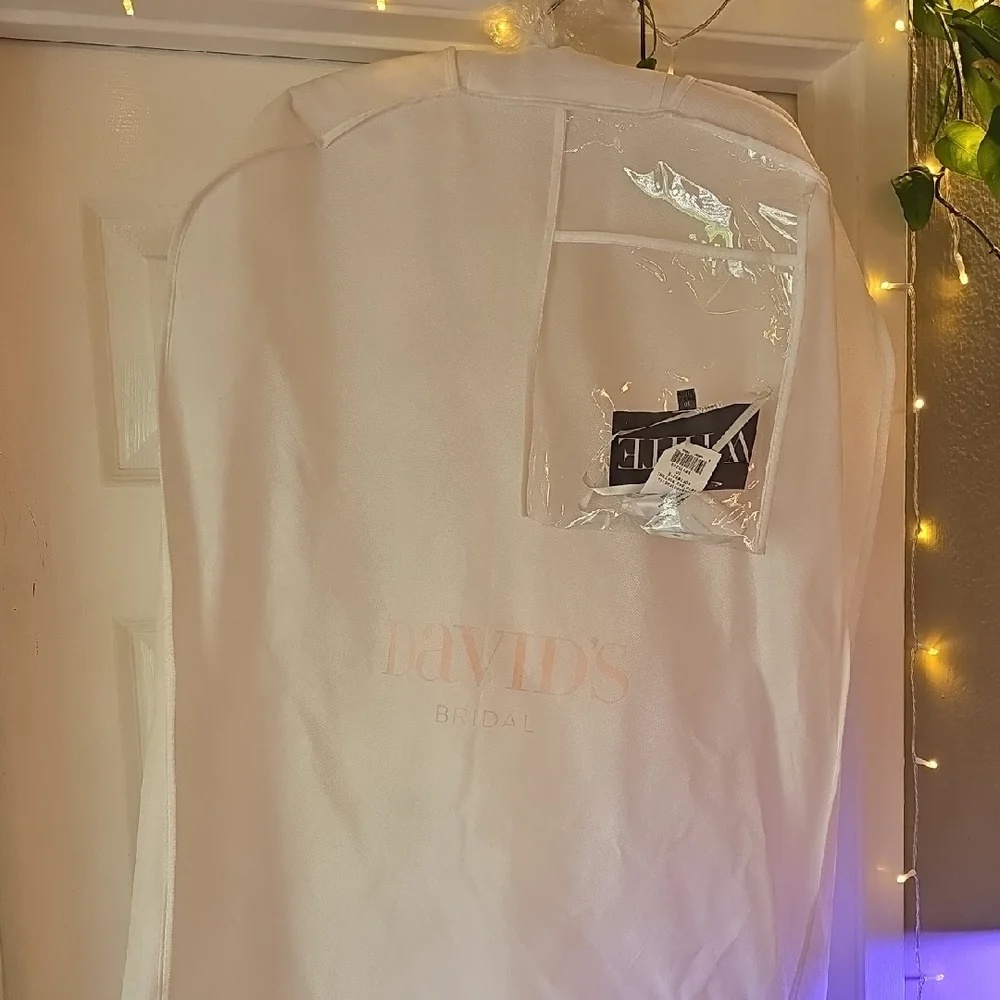 White by Vera Wang Cream Wedding Dress - Picture 3 of 5